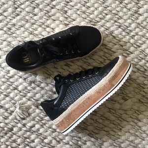 JENNIFER LOPEZ Black Platform Sneaker Size 7